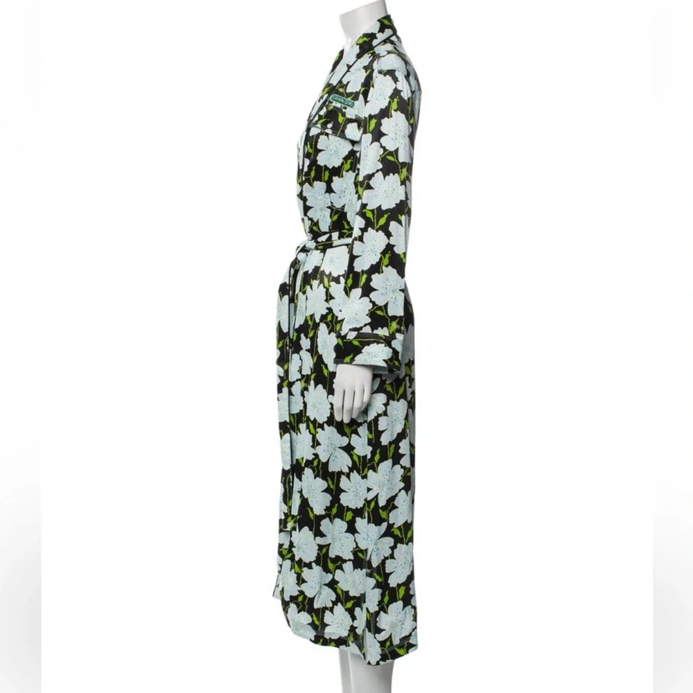 Off-White Floral Robe💎 - Picture 2 of 6